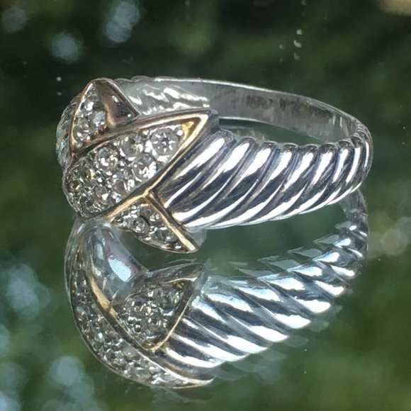 Sterling Silver Cross Over Ring Size 7 3/4 with Small Cubic Zirconia Accents - Picture 3 of 10